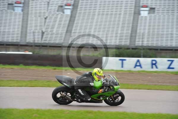 Motorcycle action photographs;Rockingham;Rockingham photographs;Trackday digital images;event digital images;eventdigitalimages;no limits trackday;peter wileman photography;rockingham corby northamptonshire;trackday;trackday photos