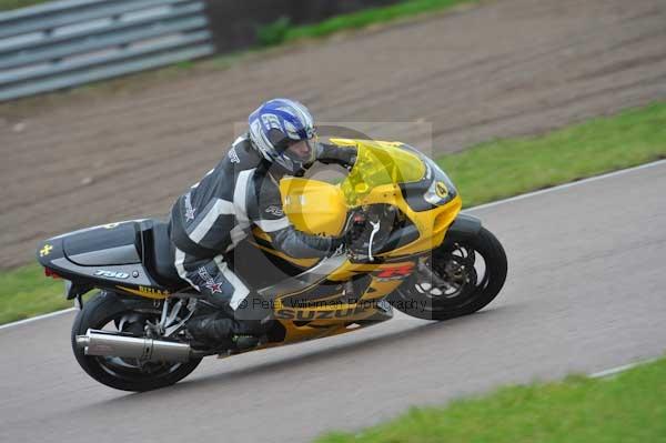 Motorcycle action photographs;Rockingham;Rockingham photographs;Trackday digital images;event digital images;eventdigitalimages;no limits trackday;peter wileman photography;rockingham corby northamptonshire;trackday;trackday photos