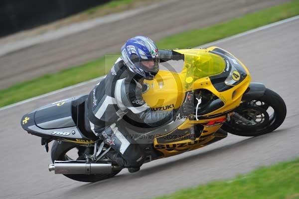 Motorcycle action photographs;Rockingham;Rockingham photographs;Trackday digital images;event digital images;eventdigitalimages;no limits trackday;peter wileman photography;rockingham corby northamptonshire;trackday;trackday photos