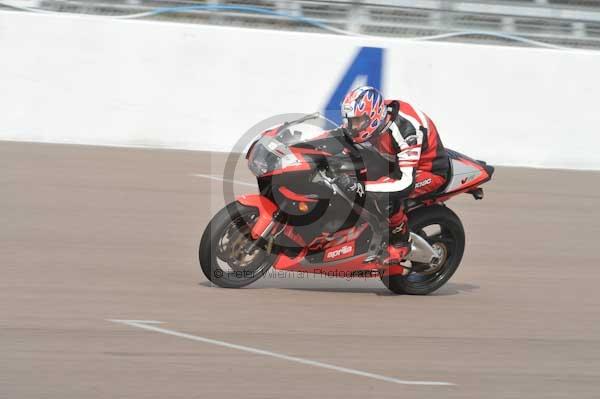 Motorcycle action photographs;Rockingham;Rockingham photographs;Trackday digital images;event digital images;eventdigitalimages;no limits trackday;peter wileman photography;rockingham corby northamptonshire;trackday;trackday photos