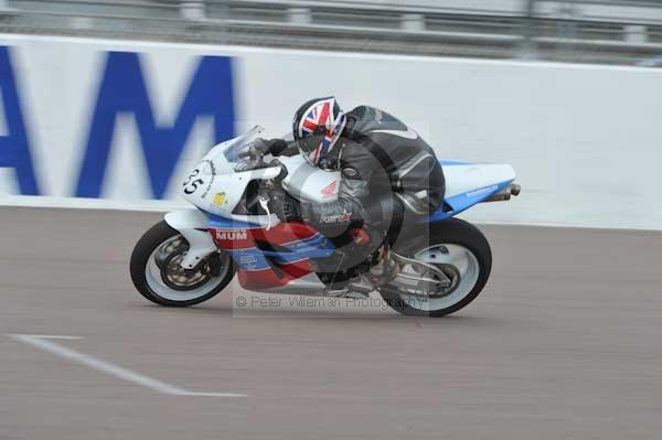 Motorcycle action photographs;Rockingham;Rockingham photographs;Trackday digital images;event digital images;eventdigitalimages;no limits trackday;peter wileman photography;rockingham corby northamptonshire;trackday;trackday photos