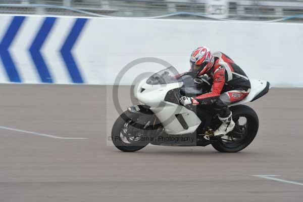 Motorcycle action photographs;Rockingham;Rockingham photographs;Trackday digital images;event digital images;eventdigitalimages;no limits trackday;peter wileman photography;rockingham corby northamptonshire;trackday;trackday photos