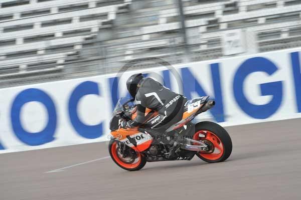 Motorcycle action photographs;Rockingham;Rockingham photographs;Trackday digital images;event digital images;eventdigitalimages;no limits trackday;peter wileman photography;rockingham corby northamptonshire;trackday;trackday photos