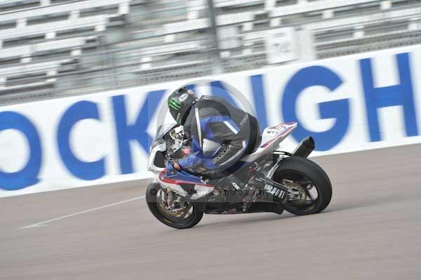 Motorcycle action photographs;Rockingham;Rockingham photographs;Trackday digital images;event digital images;eventdigitalimages;no limits trackday;peter wileman photography;rockingham corby northamptonshire;trackday;trackday photos