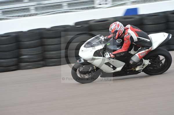 Motorcycle action photographs;Rockingham;Rockingham photographs;Trackday digital images;event digital images;eventdigitalimages;no limits trackday;peter wileman photography;rockingham corby northamptonshire;trackday;trackday photos