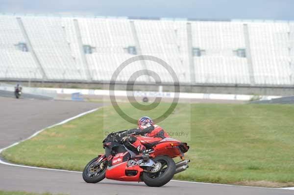Motorcycle action photographs;Rockingham;Rockingham photographs;Trackday digital images;event digital images;eventdigitalimages;no limits trackday;peter wileman photography;rockingham corby northamptonshire;trackday;trackday photos