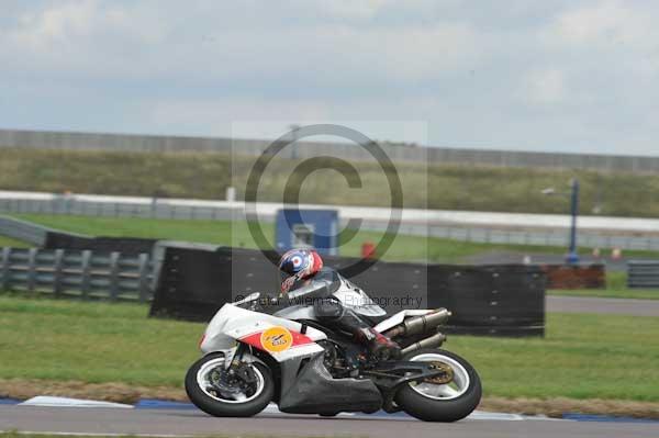 Motorcycle action photographs;Rockingham;Rockingham photographs;Trackday digital images;event digital images;eventdigitalimages;no limits trackday;peter wileman photography;rockingham corby northamptonshire;trackday;trackday photos
