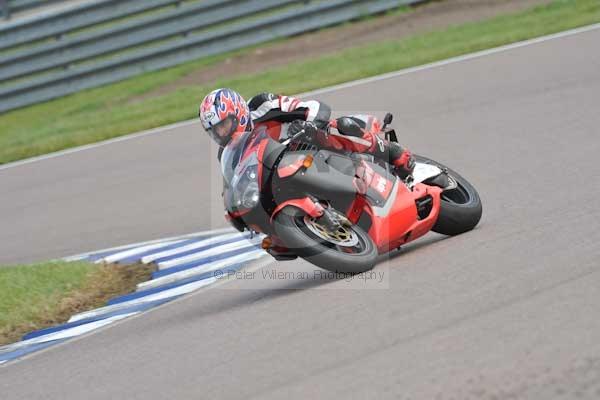 Motorcycle action photographs;Rockingham;Rockingham photographs;Trackday digital images;event digital images;eventdigitalimages;no limits trackday;peter wileman photography;rockingham corby northamptonshire;trackday;trackday photos
