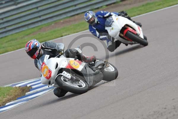 Motorcycle action photographs;Rockingham;Rockingham photographs;Trackday digital images;event digital images;eventdigitalimages;no limits trackday;peter wileman photography;rockingham corby northamptonshire;trackday;trackday photos