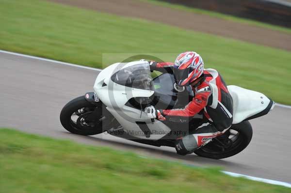 Motorcycle action photographs;Rockingham;Rockingham photographs;Trackday digital images;event digital images;eventdigitalimages;no limits trackday;peter wileman photography;rockingham corby northamptonshire;trackday;trackday photos