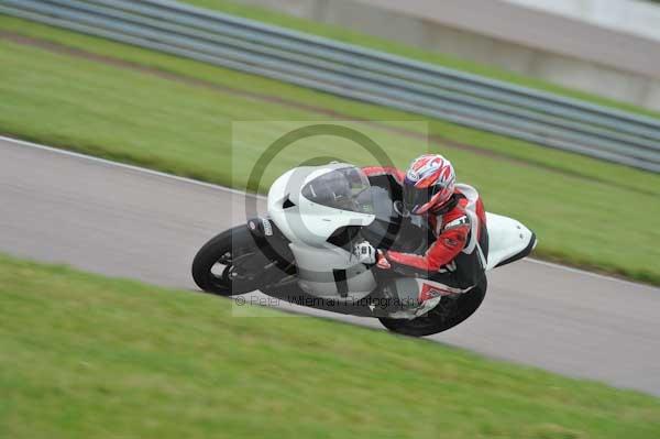 Motorcycle action photographs;Rockingham;Rockingham photographs;Trackday digital images;event digital images;eventdigitalimages;no limits trackday;peter wileman photography;rockingham corby northamptonshire;trackday;trackday photos