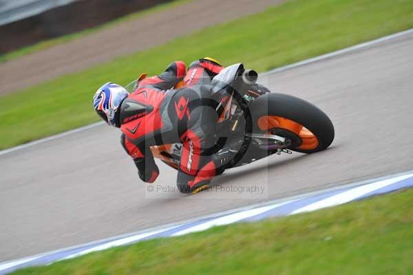 Motorcycle action photographs;Rockingham;Rockingham photographs;Trackday digital images;event digital images;eventdigitalimages;no limits trackday;peter wileman photography;rockingham corby northamptonshire;trackday;trackday photos