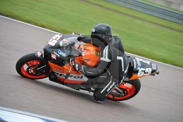 Motorcycle action photographs;Rockingham;Rockingham photographs;Trackday digital images;event digital images;eventdigitalimages;no limits trackday;peter wileman photography;rockingham corby northamptonshire;trackday;trackday photos