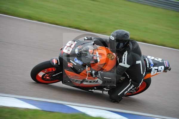 Motorcycle action photographs;Rockingham;Rockingham photographs;Trackday digital images;event digital images;eventdigitalimages;no limits trackday;peter wileman photography;rockingham corby northamptonshire;trackday;trackday photos