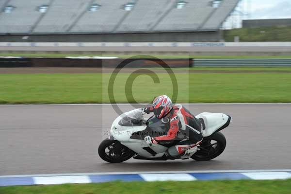 Motorcycle action photographs;Rockingham;Rockingham photographs;Trackday digital images;event digital images;eventdigitalimages;no limits trackday;peter wileman photography;rockingham corby northamptonshire;trackday;trackday photos