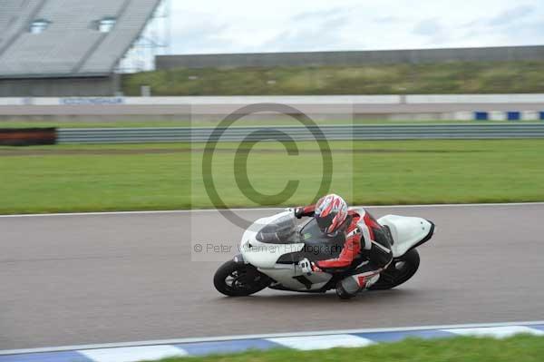 Motorcycle action photographs;Rockingham;Rockingham photographs;Trackday digital images;event digital images;eventdigitalimages;no limits trackday;peter wileman photography;rockingham corby northamptonshire;trackday;trackday photos