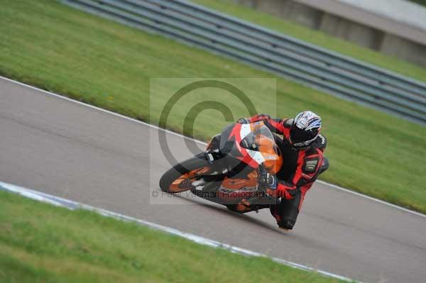 Motorcycle action photographs;Rockingham;Rockingham photographs;Trackday digital images;event digital images;eventdigitalimages;no limits trackday;peter wileman photography;rockingham corby northamptonshire;trackday;trackday photos