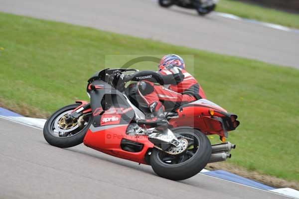Motorcycle action photographs;Rockingham;Rockingham photographs;Trackday digital images;event digital images;eventdigitalimages;no limits trackday;peter wileman photography;rockingham corby northamptonshire;trackday;trackday photos
