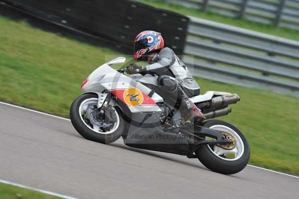Motorcycle action photographs;Rockingham;Rockingham photographs;Trackday digital images;event digital images;eventdigitalimages;no limits trackday;peter wileman photography;rockingham corby northamptonshire;trackday;trackday photos