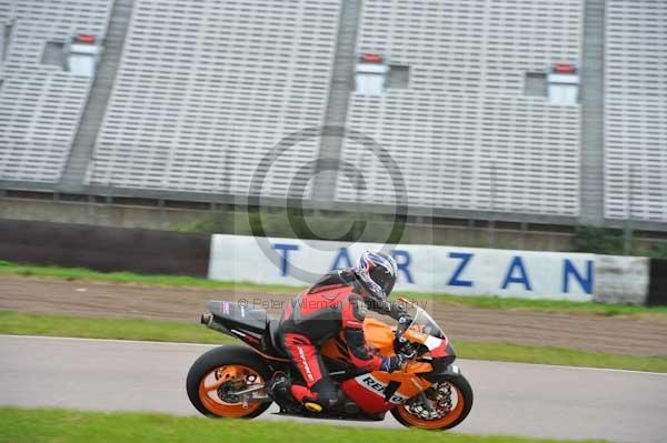 Motorcycle action photographs;Rockingham;Rockingham photographs;Trackday digital images;event digital images;eventdigitalimages;no limits trackday;peter wileman photography;rockingham corby northamptonshire;trackday;trackday photos