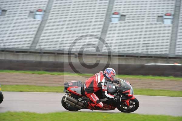 Motorcycle action photographs;Rockingham;Rockingham photographs;Trackday digital images;event digital images;eventdigitalimages;no limits trackday;peter wileman photography;rockingham corby northamptonshire;trackday;trackday photos