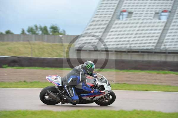 Motorcycle action photographs;Rockingham;Rockingham photographs;Trackday digital images;event digital images;eventdigitalimages;no limits trackday;peter wileman photography;rockingham corby northamptonshire;trackday;trackday photos