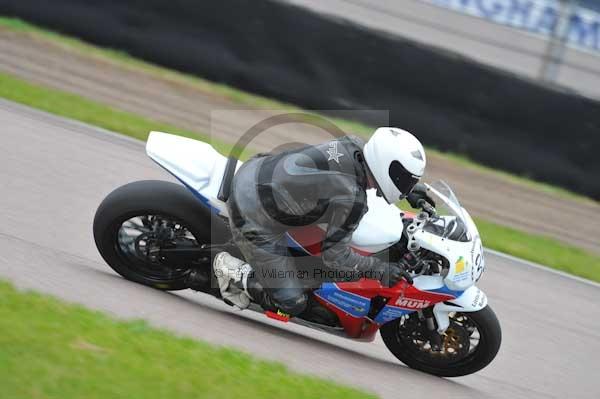 Motorcycle action photographs;Rockingham;Rockingham photographs;Trackday digital images;event digital images;eventdigitalimages;no limits trackday;peter wileman photography;rockingham corby northamptonshire;trackday;trackday photos
