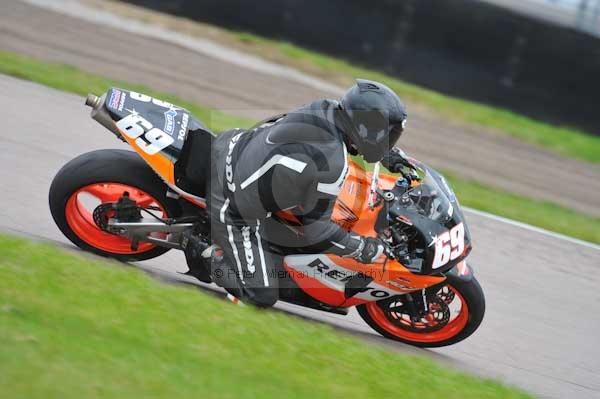 Motorcycle action photographs;Rockingham;Rockingham photographs;Trackday digital images;event digital images;eventdigitalimages;no limits trackday;peter wileman photography;rockingham corby northamptonshire;trackday;trackday photos