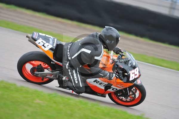 Motorcycle action photographs;Rockingham;Rockingham photographs;Trackday digital images;event digital images;eventdigitalimages;no limits trackday;peter wileman photography;rockingham corby northamptonshire;trackday;trackday photos