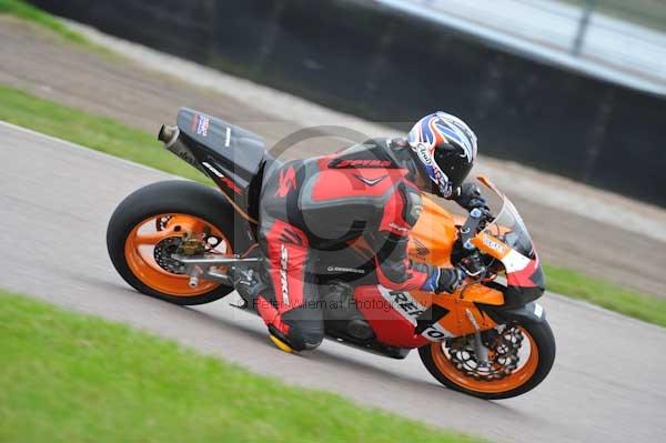 Motorcycle action photographs;Rockingham;Rockingham photographs;Trackday digital images;event digital images;eventdigitalimages;no limits trackday;peter wileman photography;rockingham corby northamptonshire;trackday;trackday photos