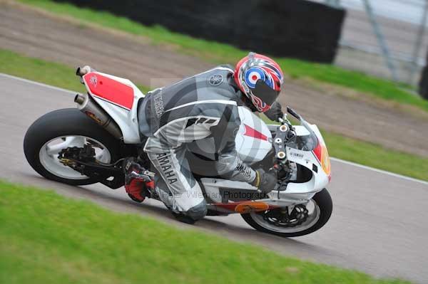 Motorcycle action photographs;Rockingham;Rockingham photographs;Trackday digital images;event digital images;eventdigitalimages;no limits trackday;peter wileman photography;rockingham corby northamptonshire;trackday;trackday photos