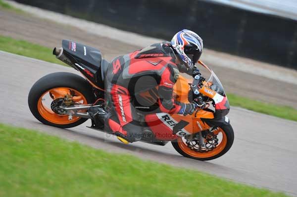Motorcycle action photographs;Rockingham;Rockingham photographs;Trackday digital images;event digital images;eventdigitalimages;no limits trackday;peter wileman photography;rockingham corby northamptonshire;trackday;trackday photos