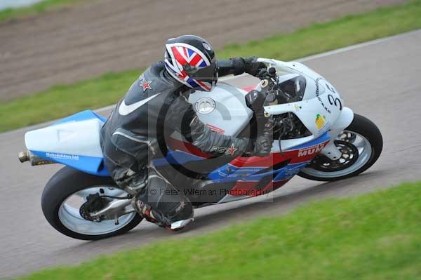 Motorcycle action photographs;Rockingham;Rockingham photographs;Trackday digital images;event digital images;eventdigitalimages;no limits trackday;peter wileman photography;rockingham corby northamptonshire;trackday;trackday photos