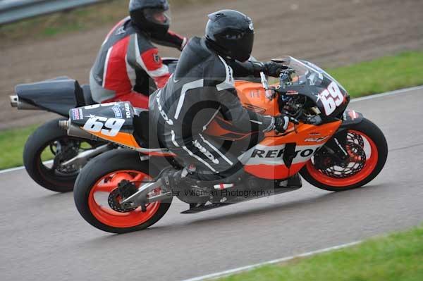 Motorcycle action photographs;Rockingham;Rockingham photographs;Trackday digital images;event digital images;eventdigitalimages;no limits trackday;peter wileman photography;rockingham corby northamptonshire;trackday;trackday photos