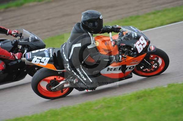 Motorcycle action photographs;Rockingham;Rockingham photographs;Trackday digital images;event digital images;eventdigitalimages;no limits trackday;peter wileman photography;rockingham corby northamptonshire;trackday;trackday photos