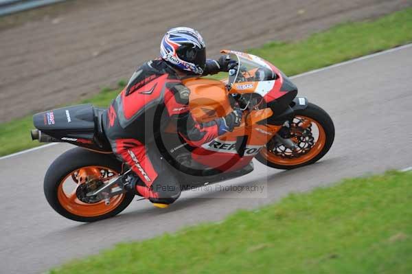 Motorcycle action photographs;Rockingham;Rockingham photographs;Trackday digital images;event digital images;eventdigitalimages;no limits trackday;peter wileman photography;rockingham corby northamptonshire;trackday;trackday photos