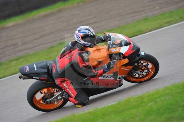 Motorcycle action photographs;Rockingham;Rockingham photographs;Trackday digital images;event digital images;eventdigitalimages;no limits trackday;peter wileman photography;rockingham corby northamptonshire;trackday;trackday photos