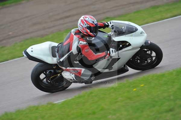 Motorcycle action photographs;Rockingham;Rockingham photographs;Trackday digital images;event digital images;eventdigitalimages;no limits trackday;peter wileman photography;rockingham corby northamptonshire;trackday;trackday photos