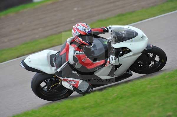 Motorcycle action photographs;Rockingham;Rockingham photographs;Trackday digital images;event digital images;eventdigitalimages;no limits trackday;peter wileman photography;rockingham corby northamptonshire;trackday;trackday photos