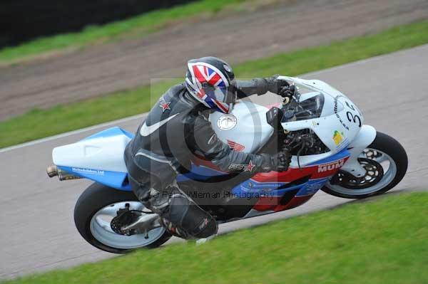 Motorcycle action photographs;Rockingham;Rockingham photographs;Trackday digital images;event digital images;eventdigitalimages;no limits trackday;peter wileman photography;rockingham corby northamptonshire;trackday;trackday photos