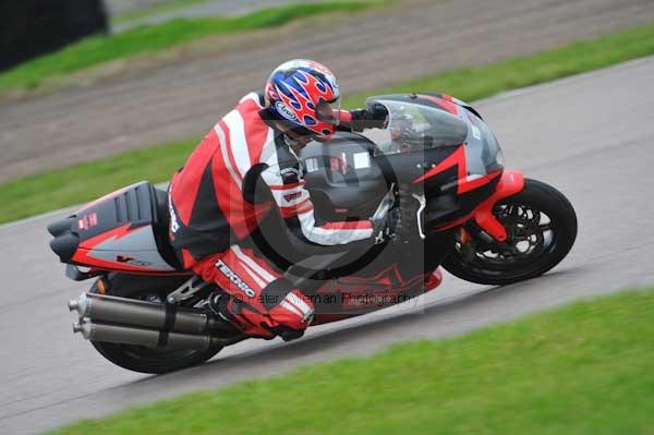 Motorcycle action photographs;Rockingham;Rockingham photographs;Trackday digital images;event digital images;eventdigitalimages;no limits trackday;peter wileman photography;rockingham corby northamptonshire;trackday;trackday photos