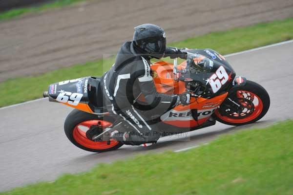 Motorcycle action photographs;Rockingham;Rockingham photographs;Trackday digital images;event digital images;eventdigitalimages;no limits trackday;peter wileman photography;rockingham corby northamptonshire;trackday;trackday photos