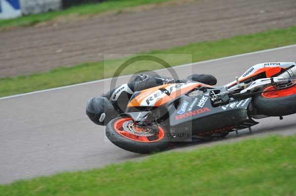 Motorcycle action photographs;Rockingham;Rockingham photographs;Trackday digital images;event digital images;eventdigitalimages;no limits trackday;peter wileman photography;rockingham corby northamptonshire;trackday;trackday photos