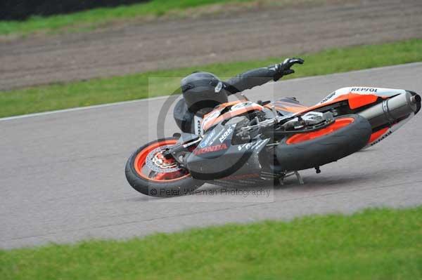 Motorcycle action photographs;Rockingham;Rockingham photographs;Trackday digital images;event digital images;eventdigitalimages;no limits trackday;peter wileman photography;rockingham corby northamptonshire;trackday;trackday photos