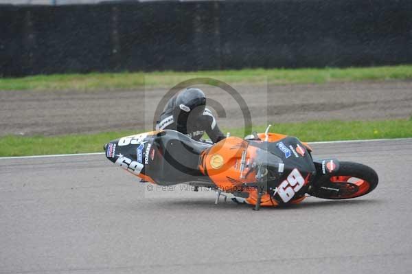 Motorcycle action photographs;Rockingham;Rockingham photographs;Trackday digital images;event digital images;eventdigitalimages;no limits trackday;peter wileman photography;rockingham corby northamptonshire;trackday;trackday photos