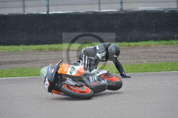 Motorcycle action photographs;Rockingham;Rockingham photographs;Trackday digital images;event digital images;eventdigitalimages;no limits trackday;peter wileman photography;rockingham corby northamptonshire;trackday;trackday photos