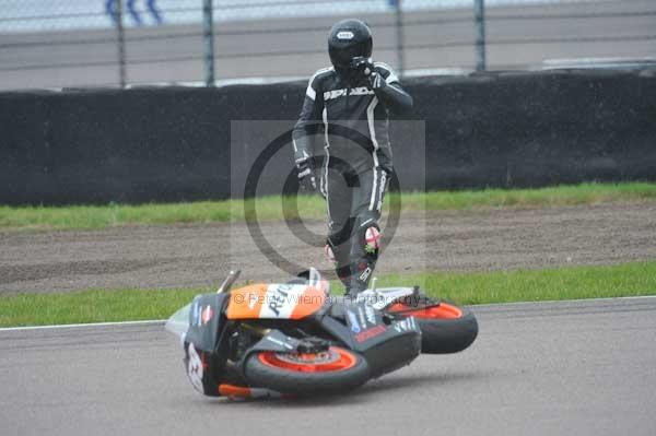 Motorcycle action photographs;Rockingham;Rockingham photographs;Trackday digital images;event digital images;eventdigitalimages;no limits trackday;peter wileman photography;rockingham corby northamptonshire;trackday;trackday photos