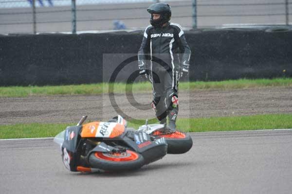 Motorcycle action photographs;Rockingham;Rockingham photographs;Trackday digital images;event digital images;eventdigitalimages;no limits trackday;peter wileman photography;rockingham corby northamptonshire;trackday;trackday photos