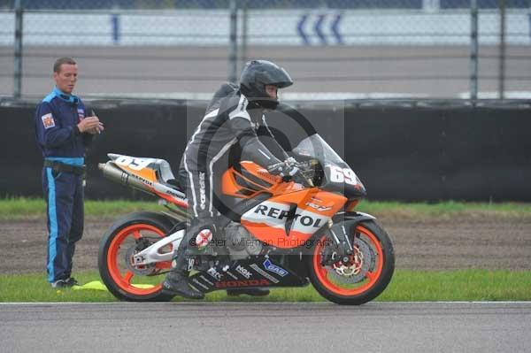 Motorcycle action photographs;Rockingham;Rockingham photographs;Trackday digital images;event digital images;eventdigitalimages;no limits trackday;peter wileman photography;rockingham corby northamptonshire;trackday;trackday photos