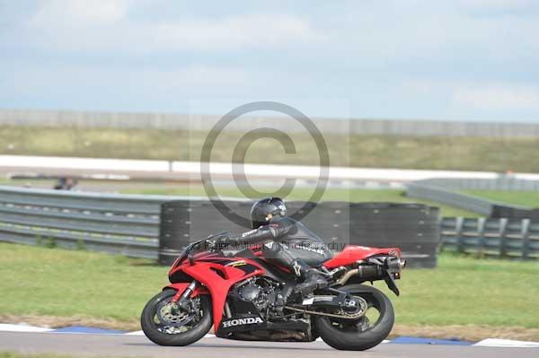 Motorcycle action photographs;Rockingham;Rockingham photographs;Trackday digital images;event digital images;eventdigitalimages;no limits trackday;peter wileman photography;rockingham corby northamptonshire;trackday;trackday photos